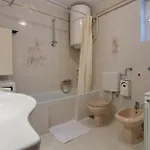 2 Bedroom In Διαμέρισμα Πούλα