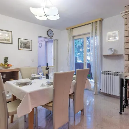 2 Bedroom In * Pula