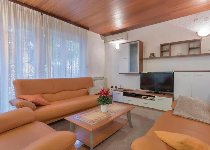 Apartment 2 Bedroom In Pula
