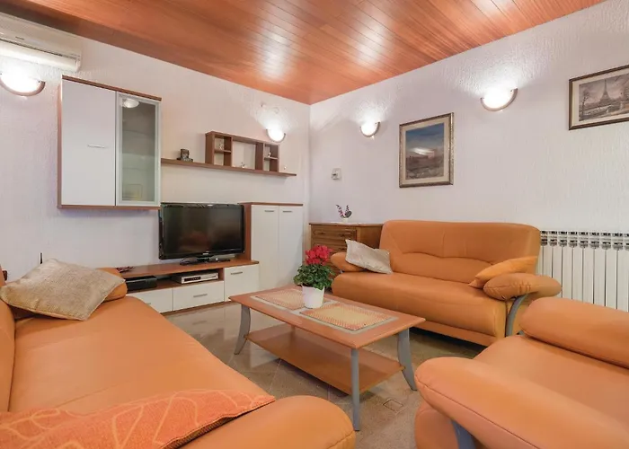 Apartment 2 Bedroom In *