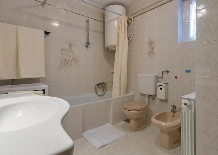 2 Bedroom In Apartment Pula